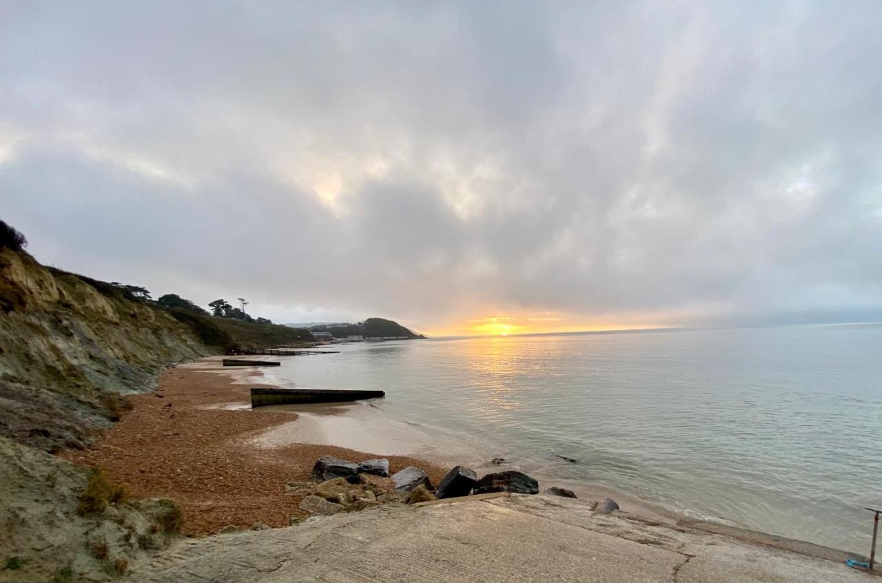 Bayview Self-Catering Coastal Bungalow In Rural West Wight Freshwater Bagian luar foto