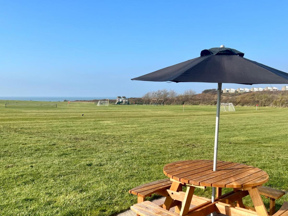 Bayview Self-Catering Coastal Bungalow In Rural West Wight Freshwater Bagian luar foto